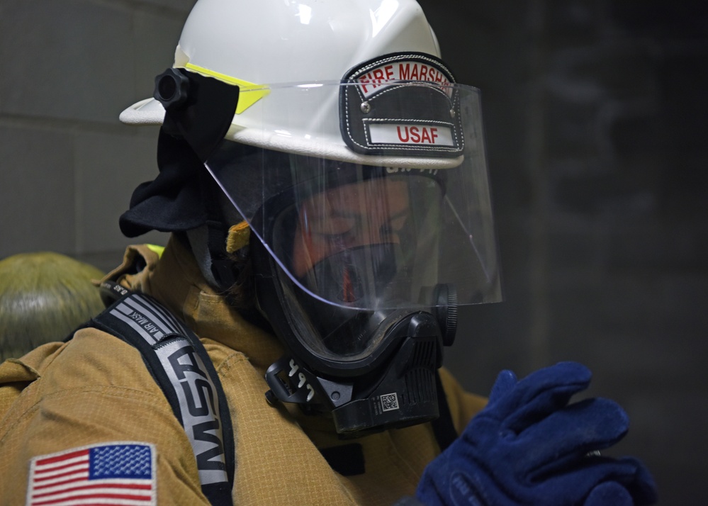 Commanders learn firefighting