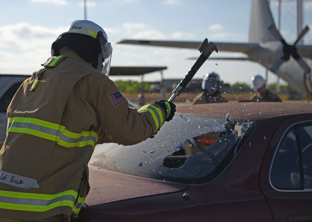 Commanders learn firefighting