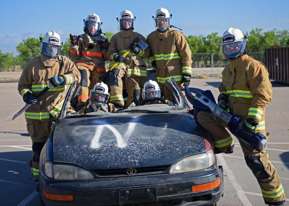 Commanders learn firefighting