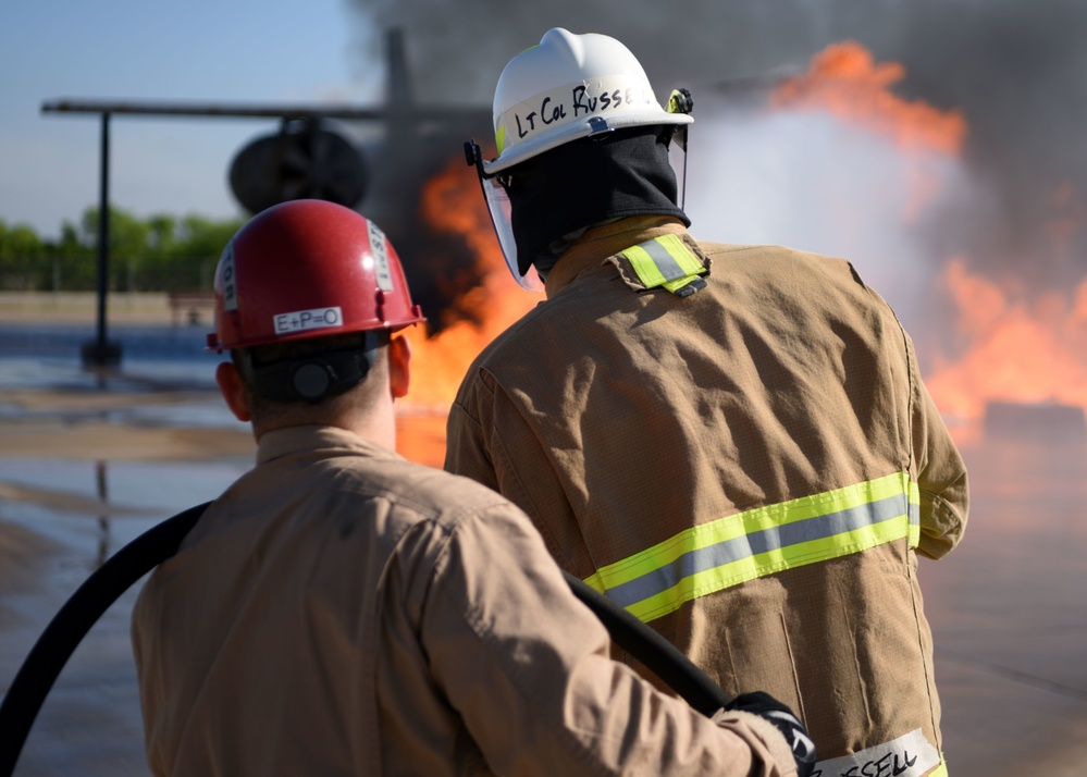 Commanders learn firefighting