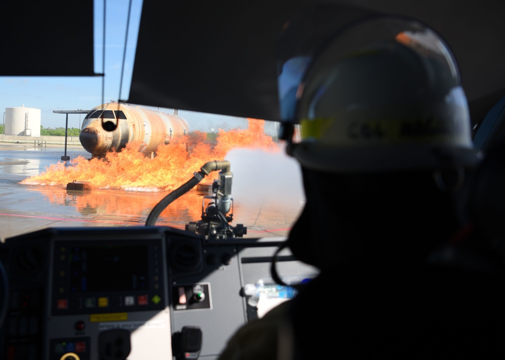 Commanders learn firefighting