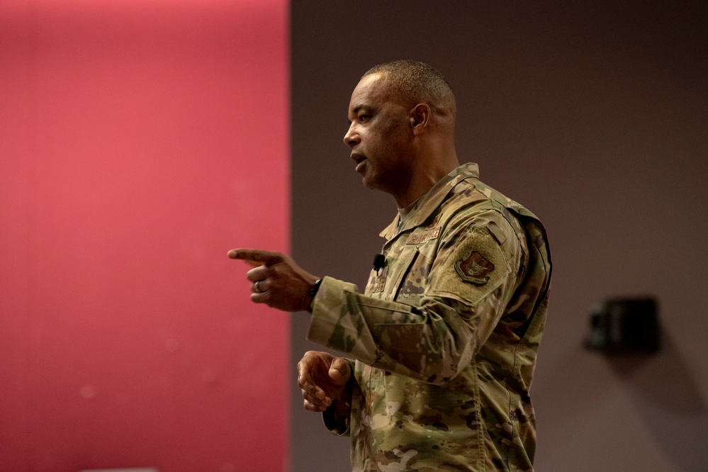 CMSAF visits Team Robins