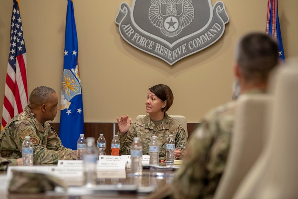 CMSAF visits Team Robins