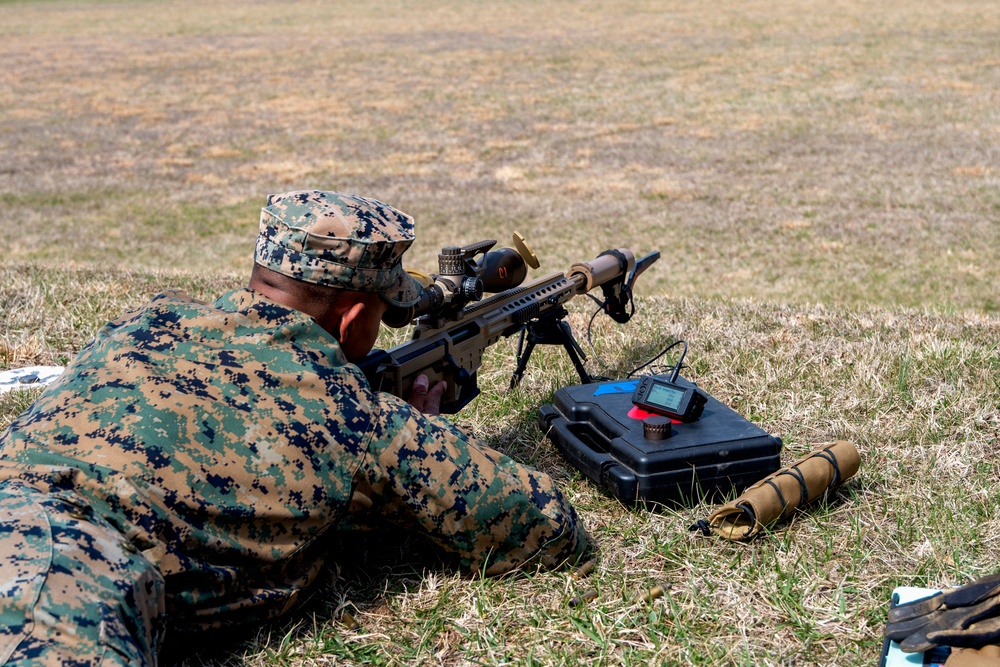 MARINE CORPS SNIPERS TEST NEW RIFLE
