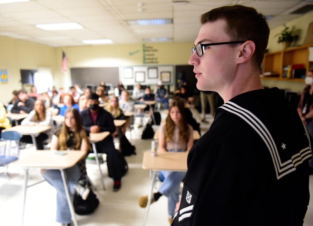 Navy shares lifestyle details with Steinert students
