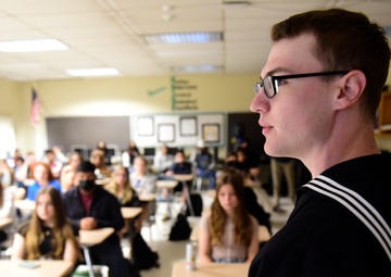 Navy shares lifestyle details with Steinert students