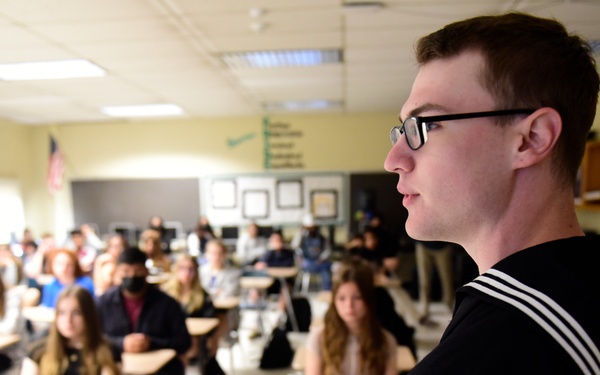 Navy shares lifestyle details with Steinert students