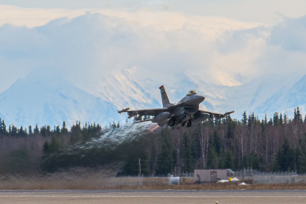 DVIDS - Images - 36th FS takes to Alaskan skies [Image 2 of 9]