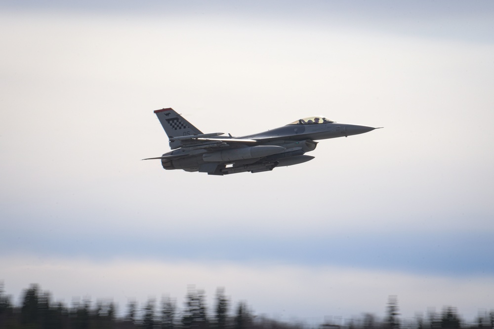 36th FS takes to Alaskan skies