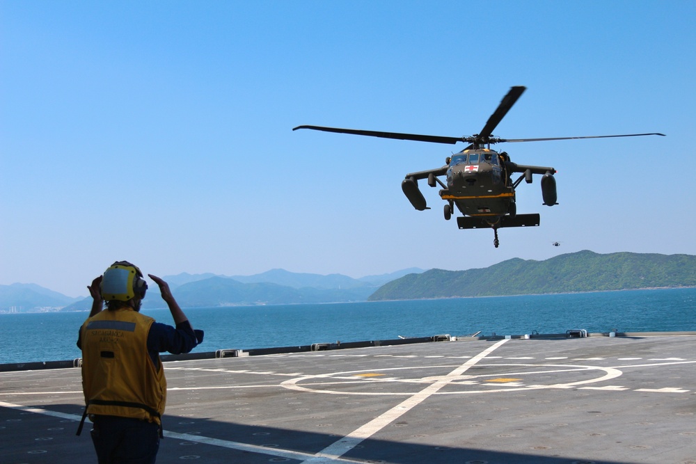 3-2 General Support Aviation Battalion conducts deck landings