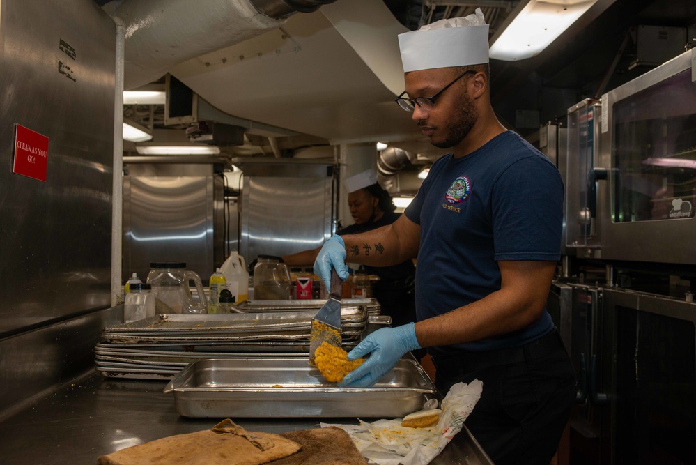 USS Ronald Reagan (CVN 76) Aft galley