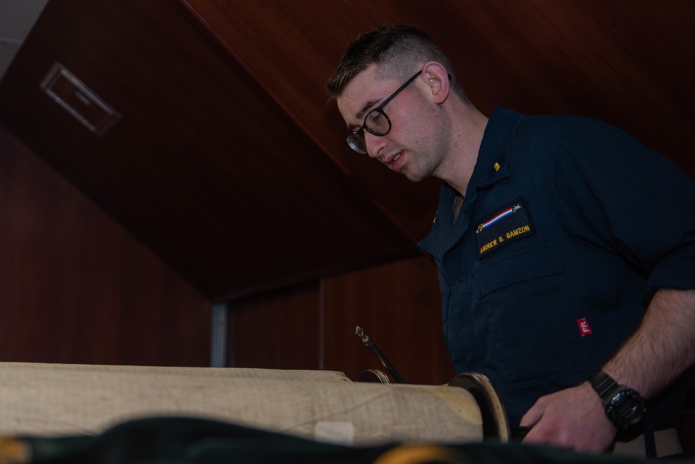 USS Ronald Reagan (CVN 76) Torah