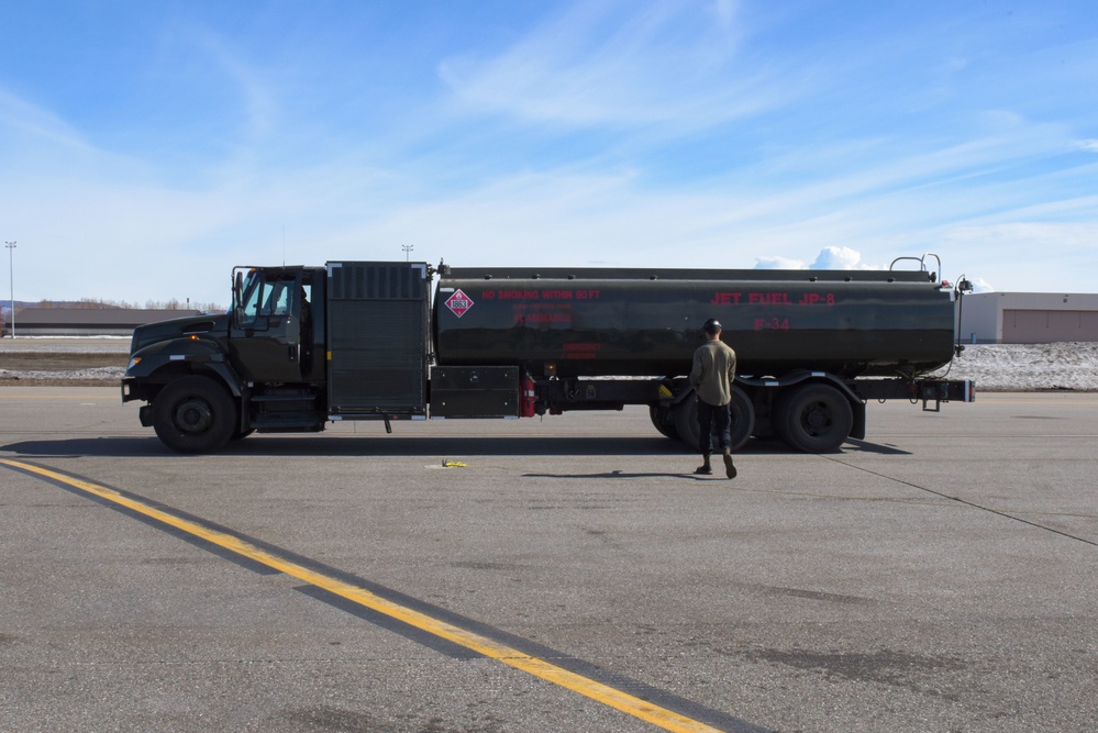 36th AMU, 354th LRS prep F-16s for flight