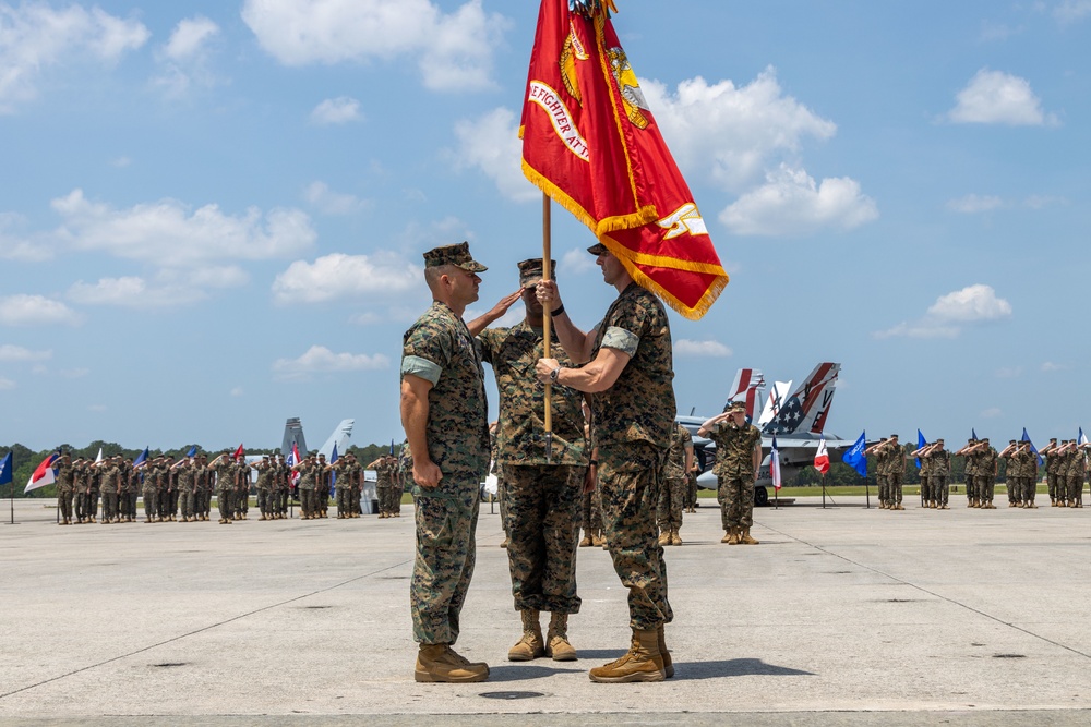 DVIDS - Images - VMFA-115 Change of Command [Image 7 of 14]