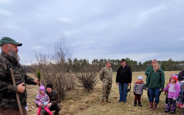 Dozens attend Fort McCoy’s 2022 Arbor Day observance, tree planting