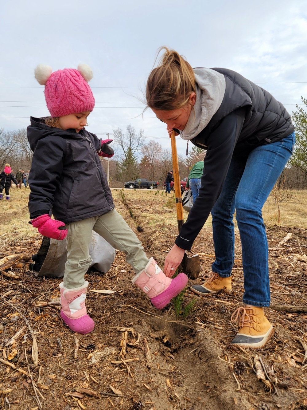 Dozens attend Fort McCoy’s 2022 Arbor Day observance, tree planting Dozens attend Fort McCoy’s 2022 Arbor Day observance, tree planting