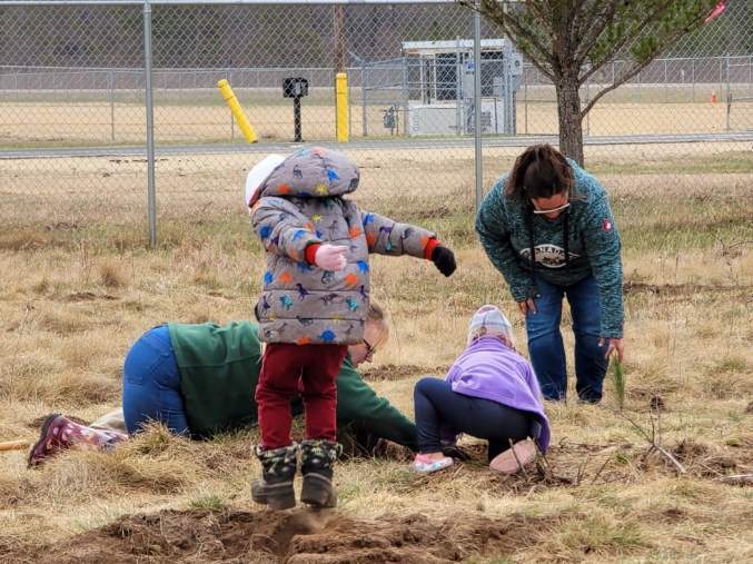 Dozens attend Fort McCoy’s 2022 Arbor Day observance, tree planting Dozens attend Fort McCoy’s 2022 Arbor Day observance, tree planting