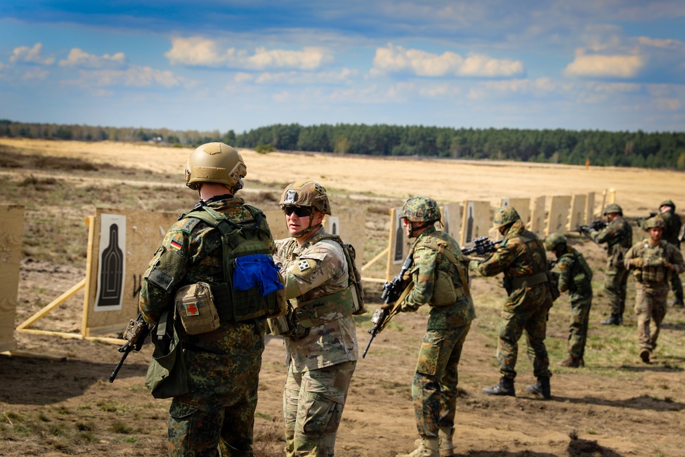 German and 1-8 IN Soldiers conduct CQM Training