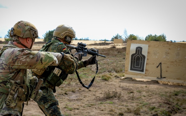 German and 1-8 IN Soldiers conduct CQM Training