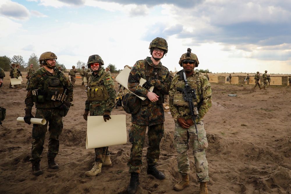 German and 1-8 IN Soldiers conduct CQM Training