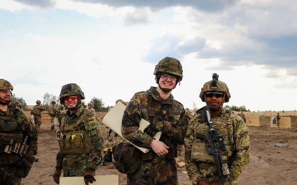 German and 1-8 IN Soldiers conduct CQM Training