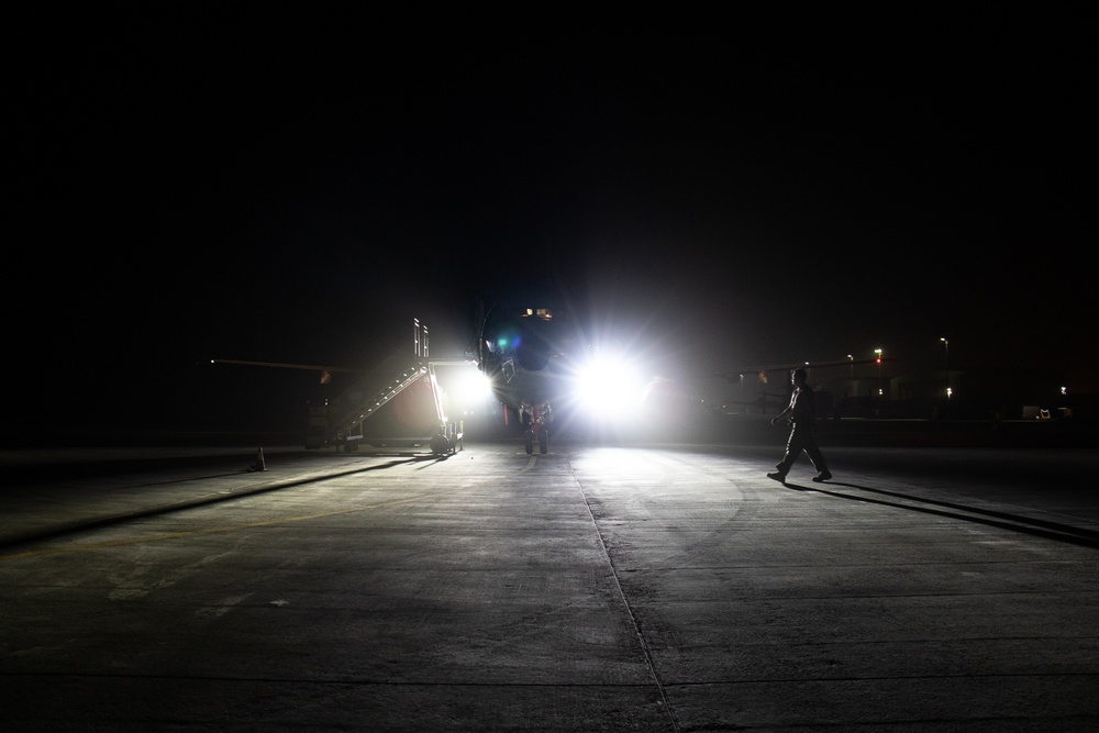 Sailors from VP-46 Perform Turnaround Check
