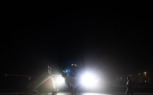 Sailors from VP-46 Perform Turnaround Check