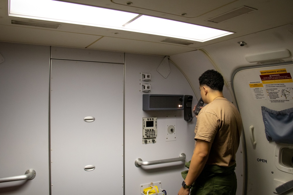 Sailors from VP-46 Perform Turnaround Check