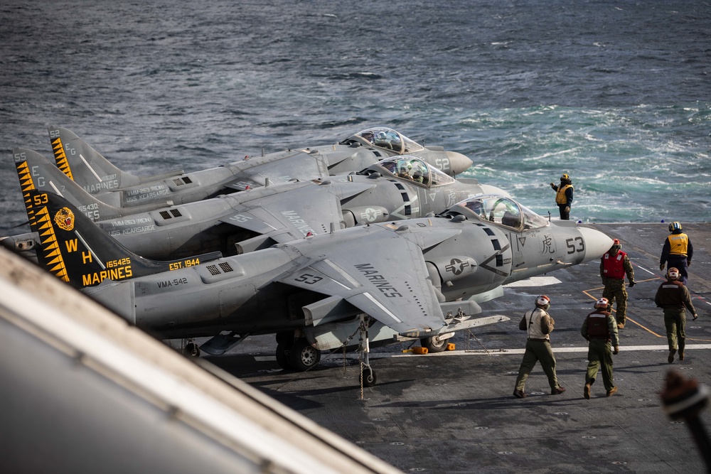 Kearsarge Conducts Operations in the Atlantic Ocean.