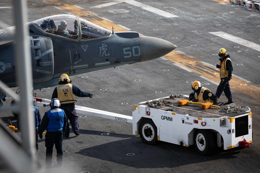 Kearsarge Conducts Operations in the Atlantic Ocean.