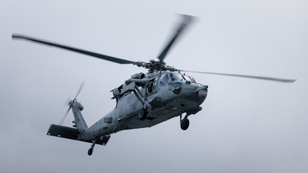 Kearsarge Conducts Operations in the Atlantic Ocean.