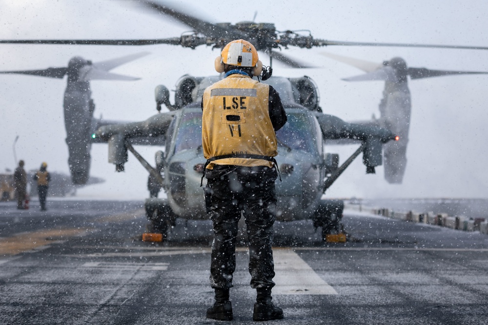 Kearsarge Conducts Operations in the Atlantic Ocean.