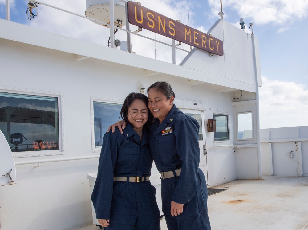 Mother, Daughter Spend Mother's Day Aboard USNS Mercy