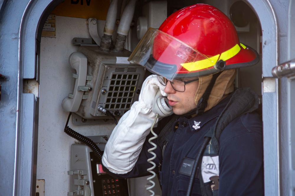 USS Jason Dunham (DDG 109) Conducts an In-Port Emergency Team Fire Drill