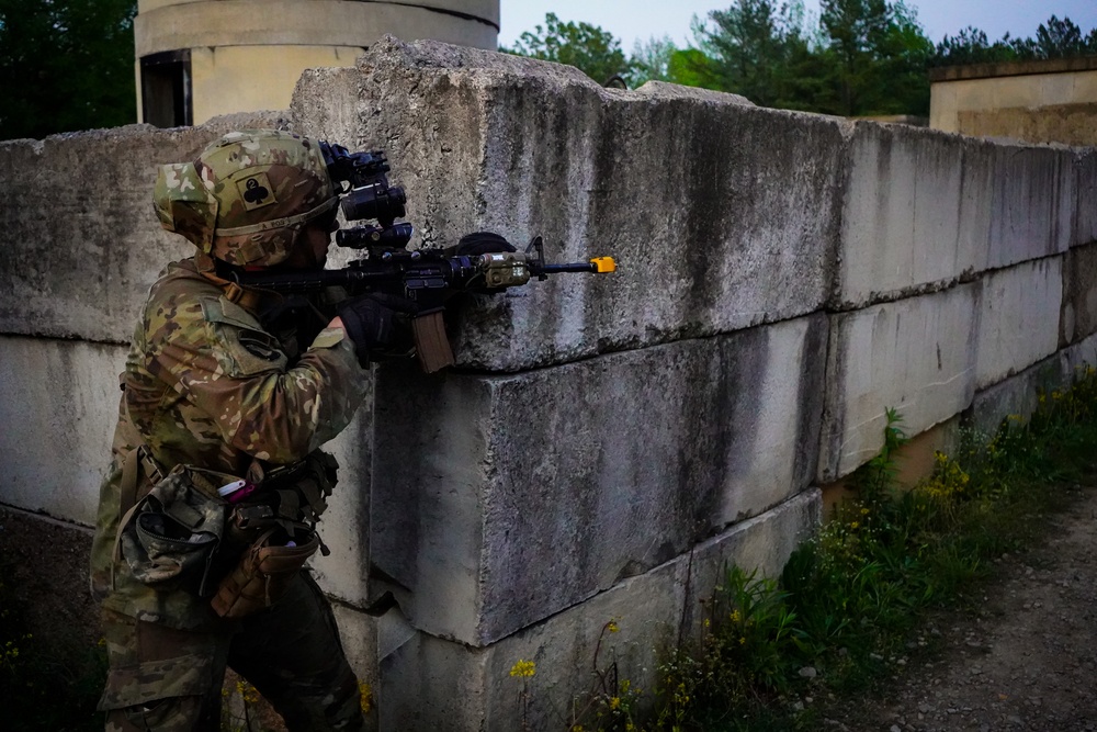 2-327 Infantry &quot;No Slack&quot; conducts a raid on an urban compound during Operation Lethal Eagle 2