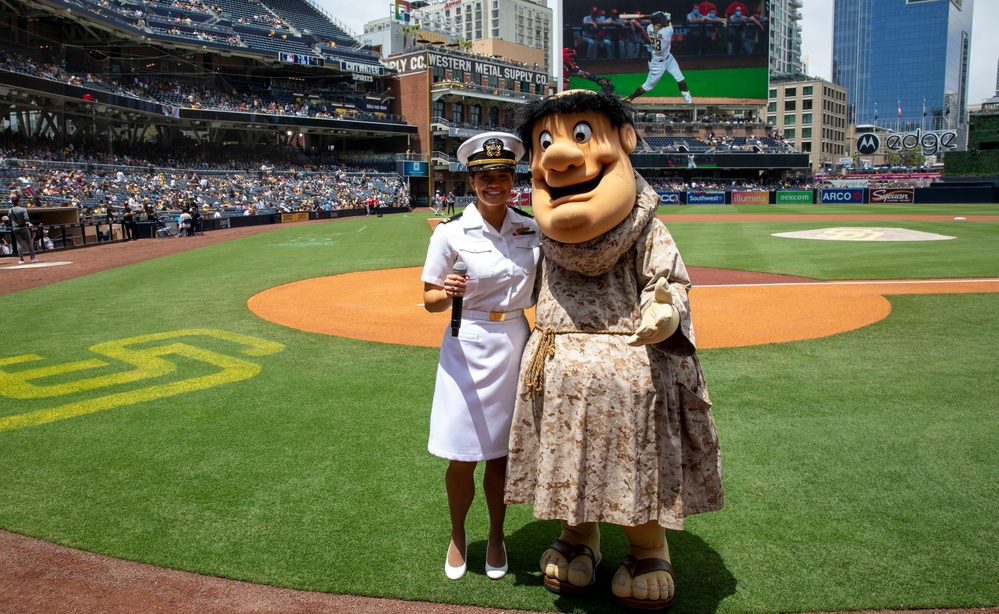 Service Members Celebrate Mothers Day at Petco Park