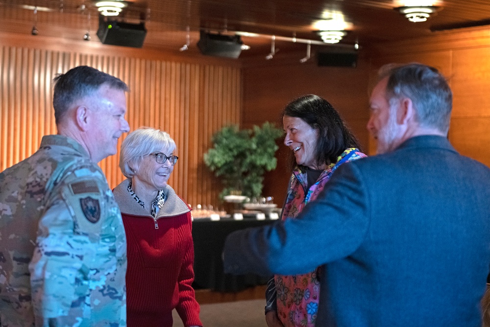 NORAD &amp; USNORTHCOM Commander and CSEL visit with Native Alaskan Representatives