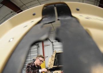 Students study JLTV electrical systems