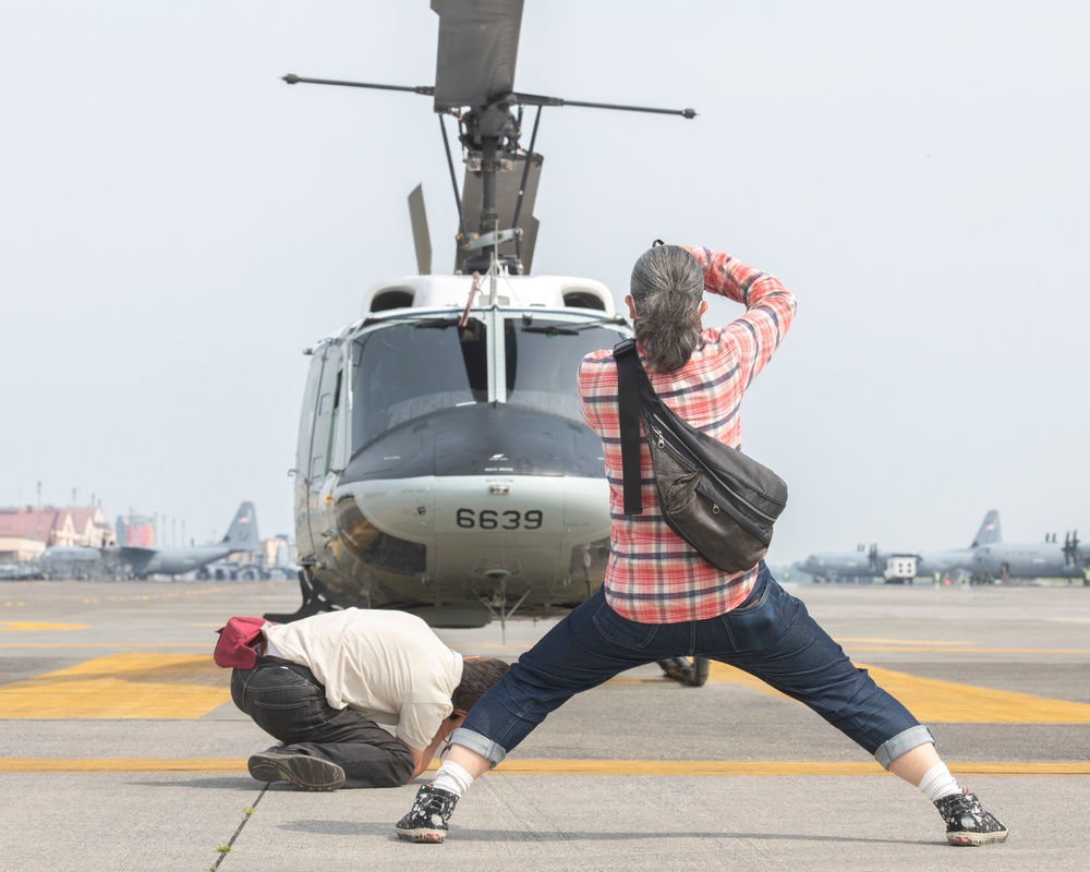 Yokota hosts tour for Japanese aviation enthusiasts for the first time