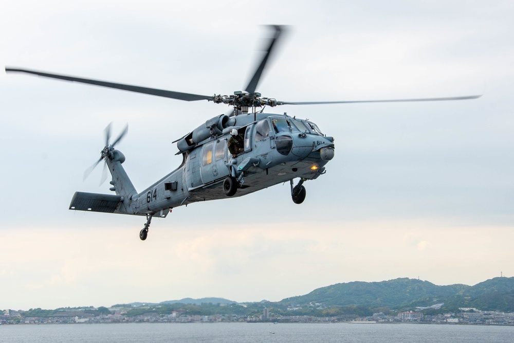 USS Ronald Reagan (CVN 76) Conducts Flight Operations