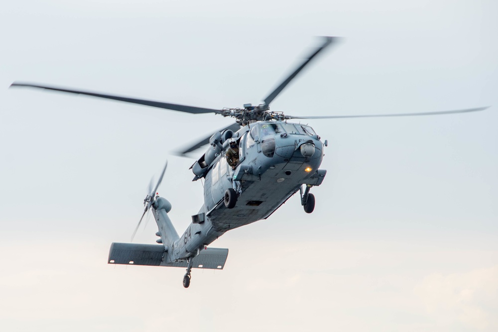 USS Ronald Reagan (CVN 76) Conducts Flight Operations