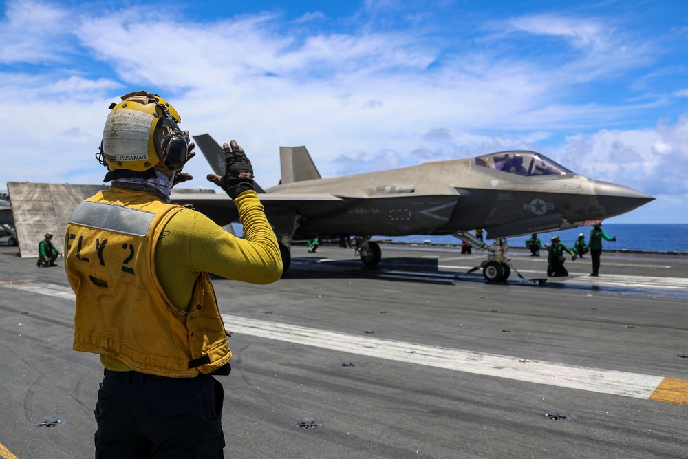 Abraham Lincoln conducts flight operations