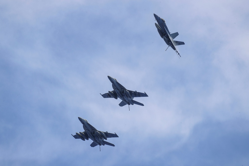 Abraham Lincoln conducts flight operations