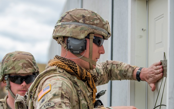 Fire in the hole! Idaho combat engineers practice explosive breaching