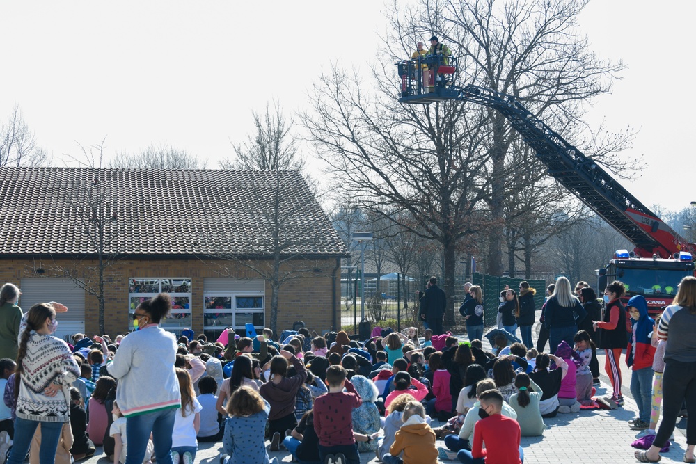 Vilseck Elementary School Red Hot Readers