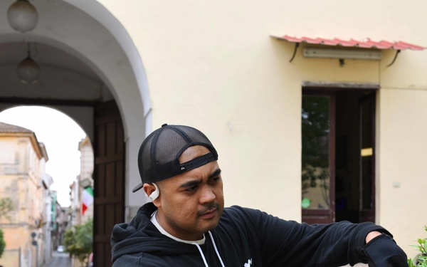 U.S. Military Members Volunteer at Archaeological Museum