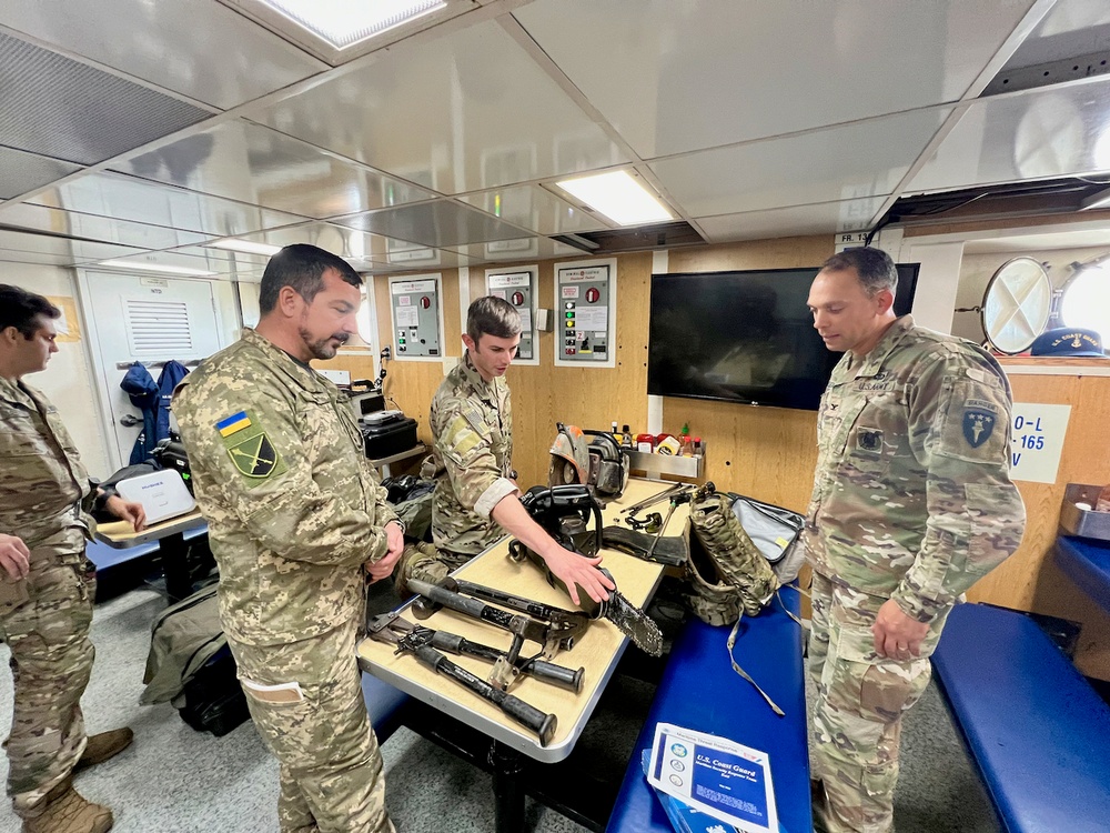 U.S. Coast Guard hosts Army War College visit
