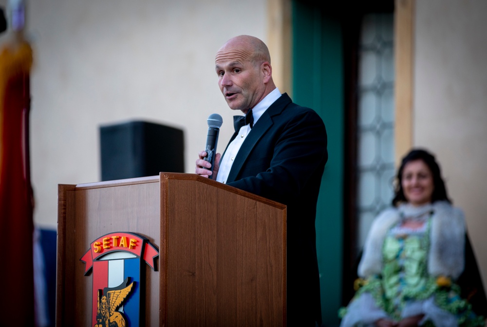 GEN Cavoli delivers remarks to the Masquerade Gala