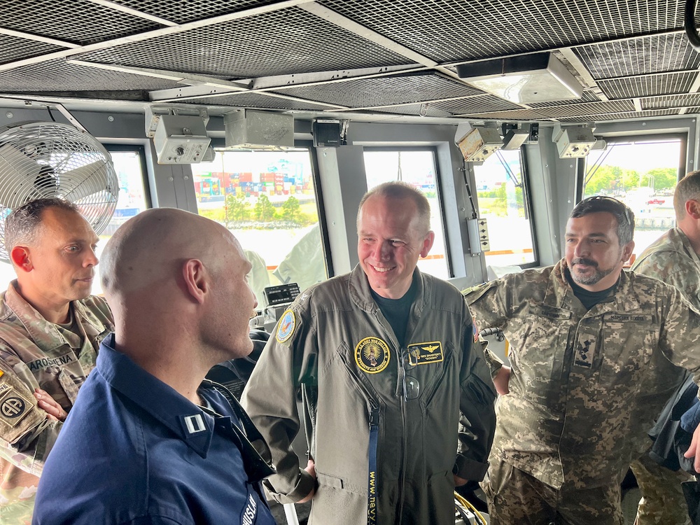 U.S. Coast Guard hosts Army War College visit