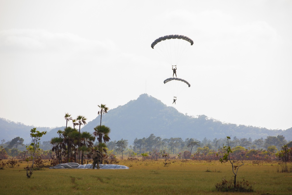 International Paratroop Jump Kicks off TRADEWINDS22